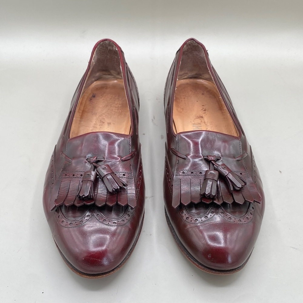 Elegant Burgundy Tassel Loafers (lot 429)